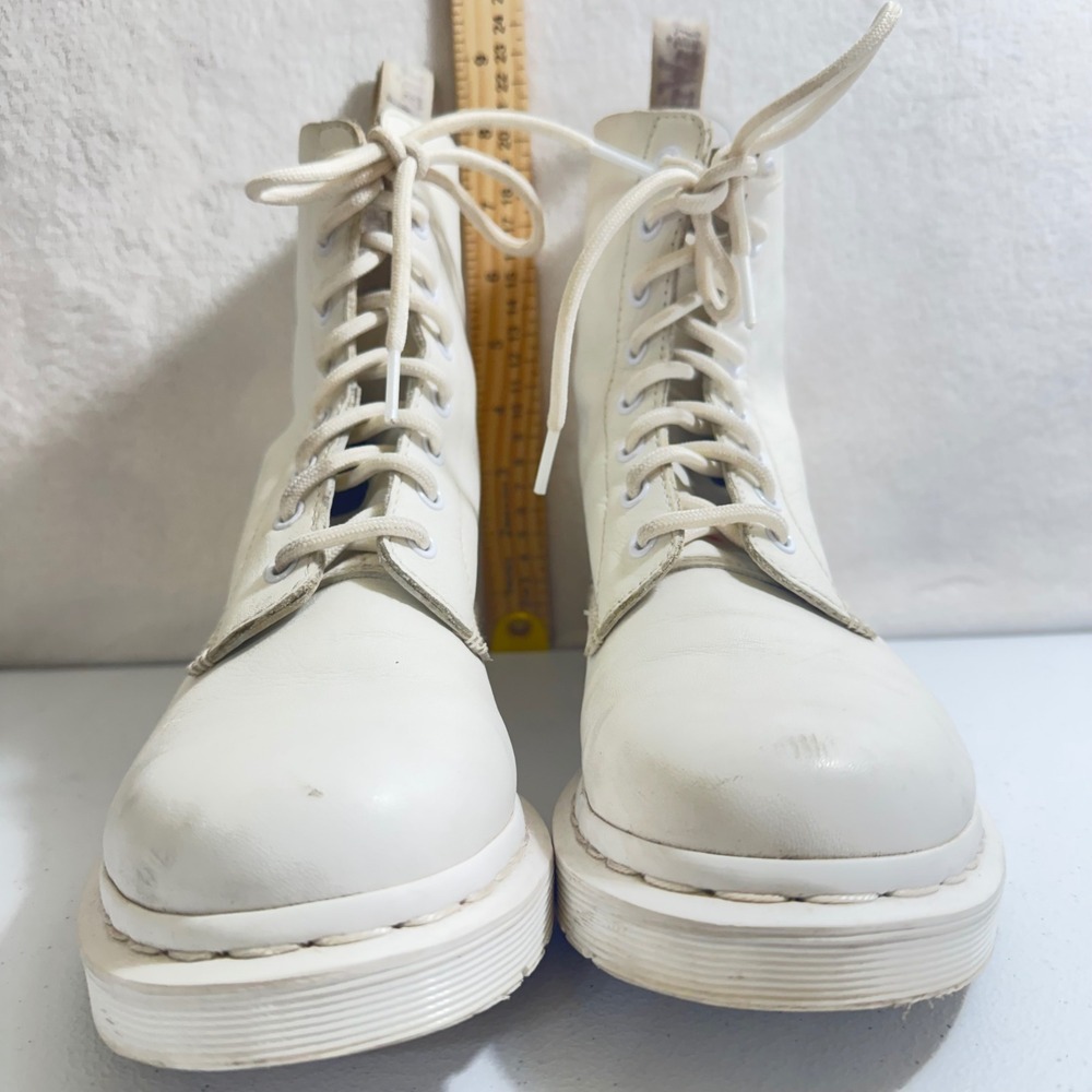 Dr Martens 1460 Pascal Mono White Leather Lace Up Boots Womens Sz US 8 oil Resis